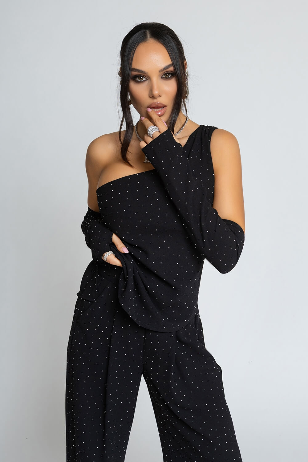 Nikole 8982 Sets