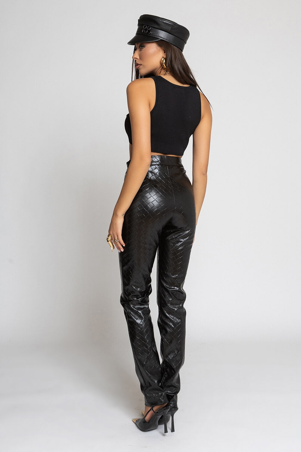 Nikole 6825 Leather Quill